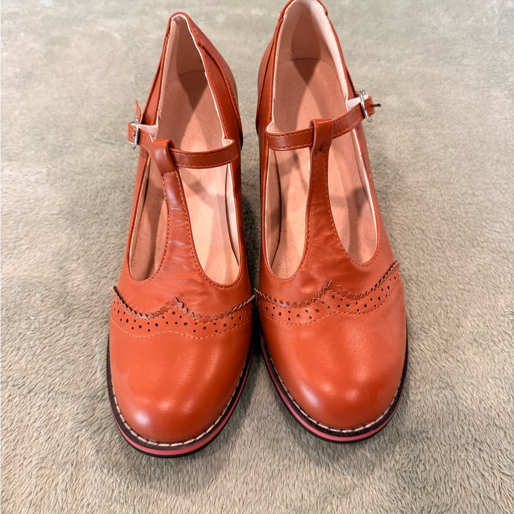T-Strap Brogue Flats in women’s size 8 new no box - Picture 1 of 14